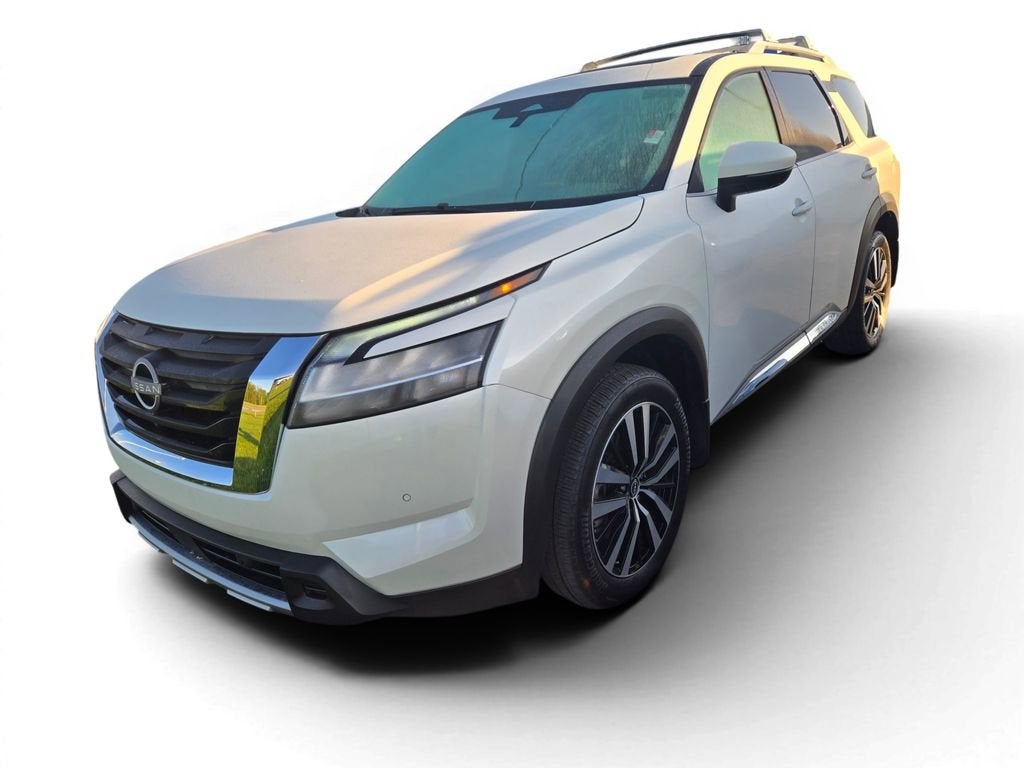 2024 Nissan Pathfinder Platinum 2WD's photo