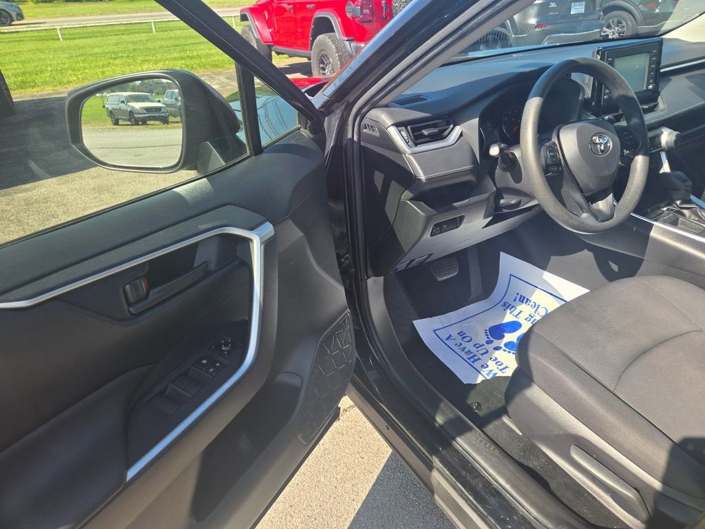 2019 Toyota RAV4 LE
